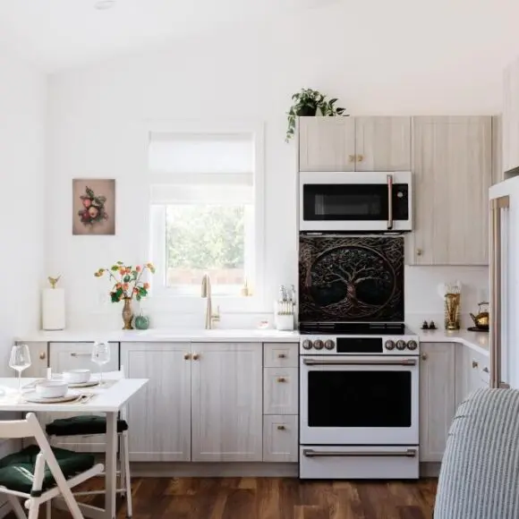 Brass Apple Cottage | vacation home Vancouver | Booking.com