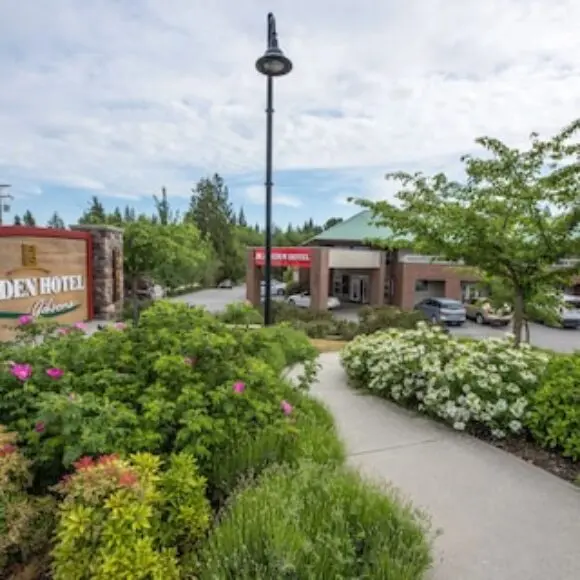 Gibsons Garden Hotel | hotel Vancouver | Trivago