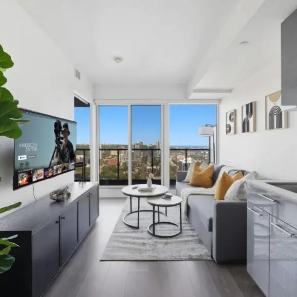 Bright 2BR Downtown Toronto Condo | vacation home Toronto | Booking.com