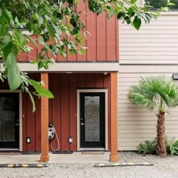 Coastal Rainforest Haven by Wild Pacific Trail | hotel Vancouver | Trivago