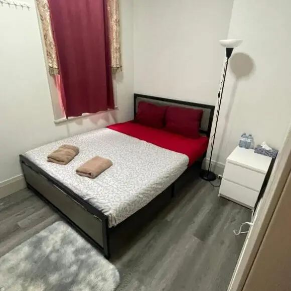 Homestay At Queen St-Downtown Toronto-Free Wifi N | budget Toronto | Booking.com