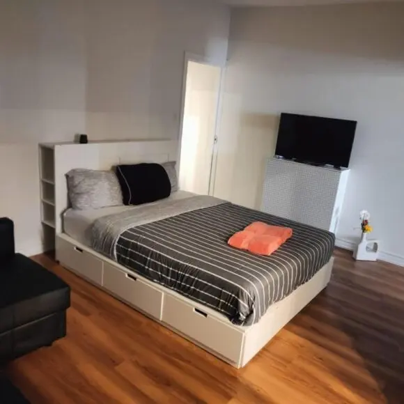 Sweet Home in Bloor Downtown-CENTRAL STAY | vacation home Toronto | Booking.com
