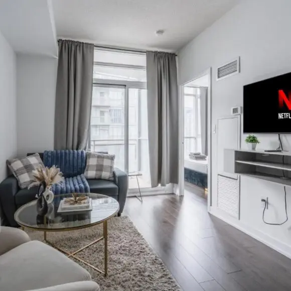 Downtown Toronto luxury condos | vacation home Toronto | Booking.com
