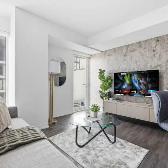 Modern Downtown Gem 1BR Condo Near Eaton Centre | vacation home Toronto | Booking.com