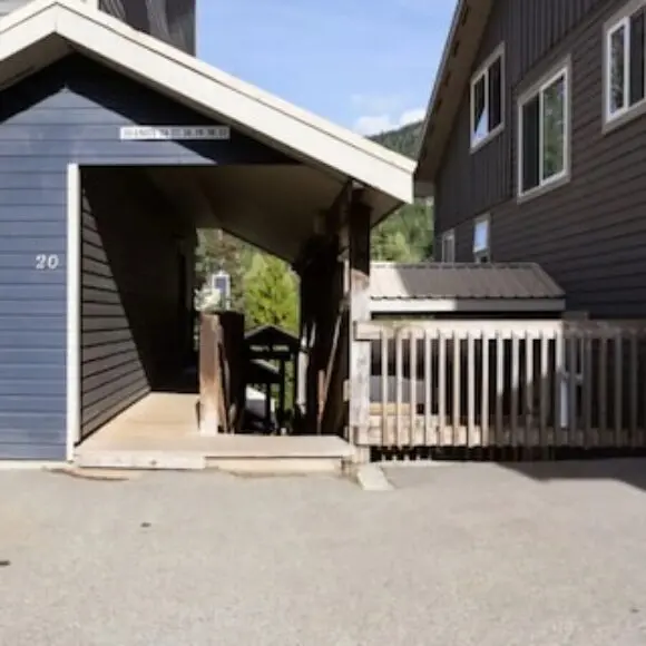 Modern 2BR Creekside Townhome Patio Walk to Gondola Free Parking! | hotel Vancouver | Trivago