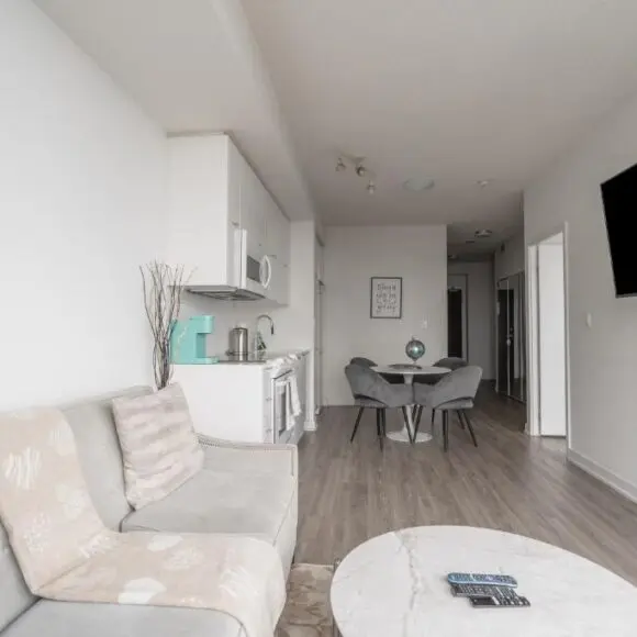 Stylish Modern Condo in the Heart of Toronto | vacation home Toronto | Booking.com