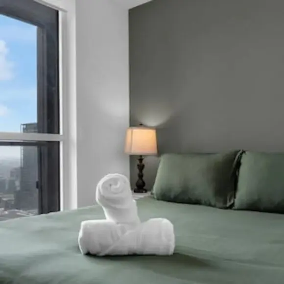 Tower View Suites – Free Parking – Rooftop Pool – Hot Tub – Gym | hotel Toronto | Trivago