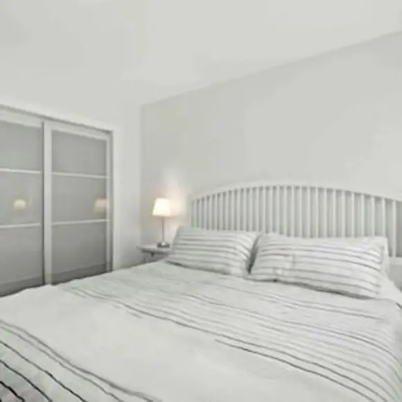 Cozy 3BR Holiday Retreat 2 Free Parking AC King BD | hotel Vancouver | Trivago