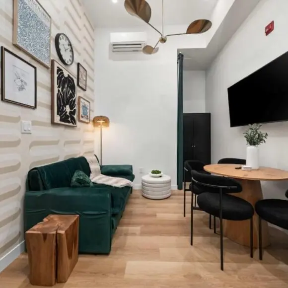 The McCaul by Casa Hotels – Brand New Suite in DT | hotel Toronto | Booking.com