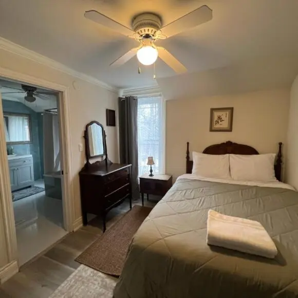 Carlton House | budget Toronto | Booking.com