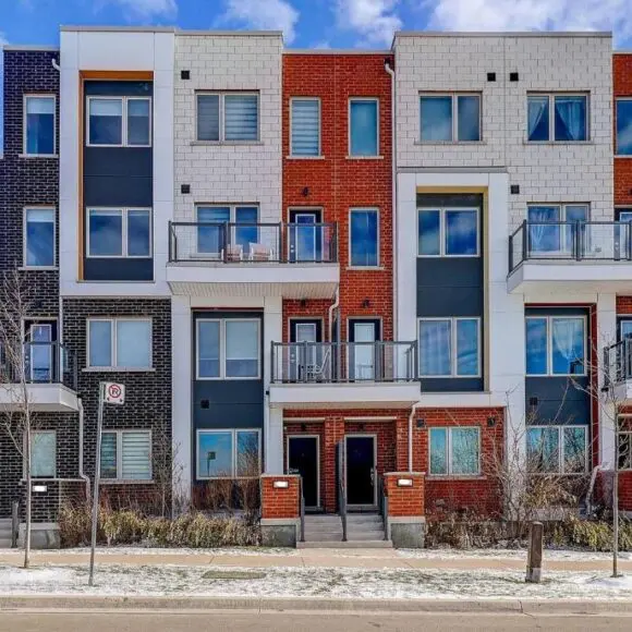 Downsview Park Luxury Townhome near Yorkdale Transit | budget Toronto | Booking.com