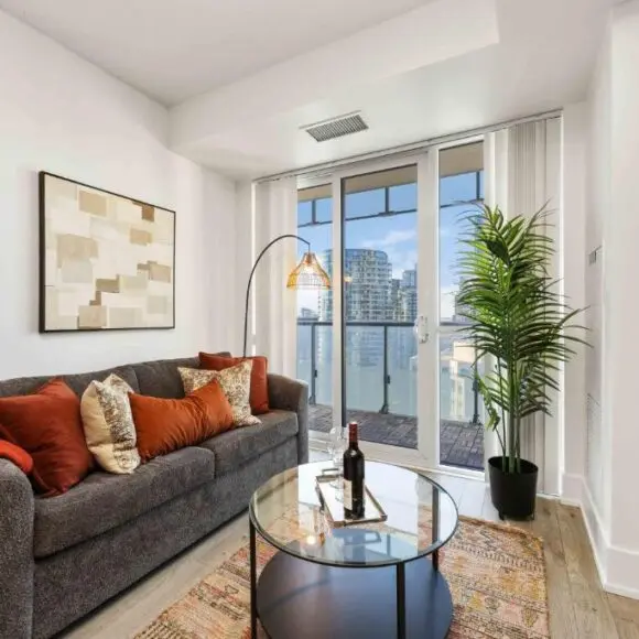 Downtown Toronto Condo near Rogers Centre | vacation home Toronto | Booking.com