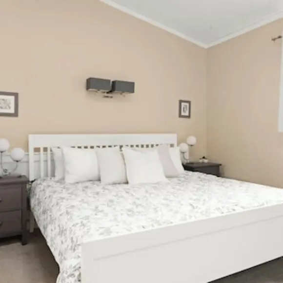Oceanfront Inn: Private Boardwalk Beach Access & Free Kayaks! | hotel Vancouver | Trivago