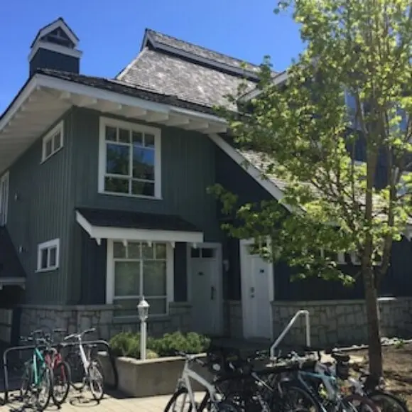 Sunny Spacious Updated 1 Bedroom Townhome – Village North Granite Court 402 | hotel Vancouver | Trivago