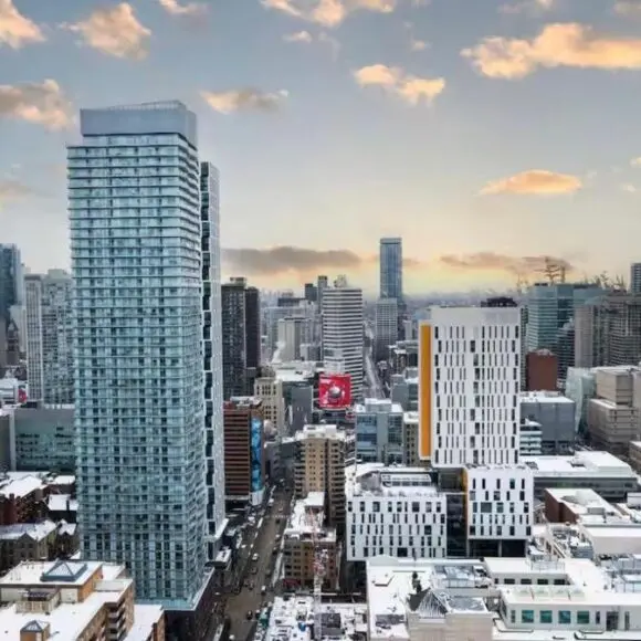 Chic 2 Bedroom Close to Eaton Centre | vacation home Toronto | Booking.com