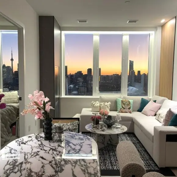 Luxurious Panoramic Skyline Penthouse 2Bedrooms Suites CN Toronto Downtown | vacation home Toronto | Booking.com