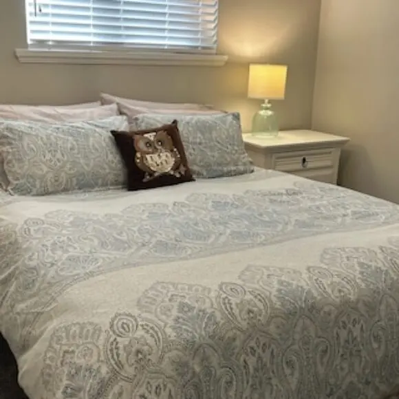 Beautiful 2 Bedroom Suite Minutes To Parks & Trails | hotel Vancouver | Trivago