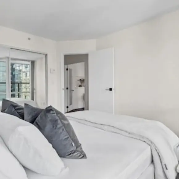 Luxurious 1bd Condo In Downtown Vancouver – Coal Harbor | hotel Vancouver | Trivago