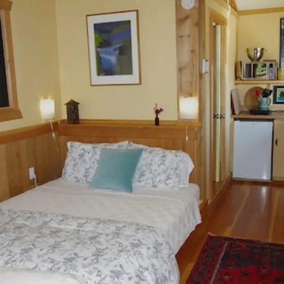 Blitz Beach House Oceanside Suite | hotel Vancouver | Trivago