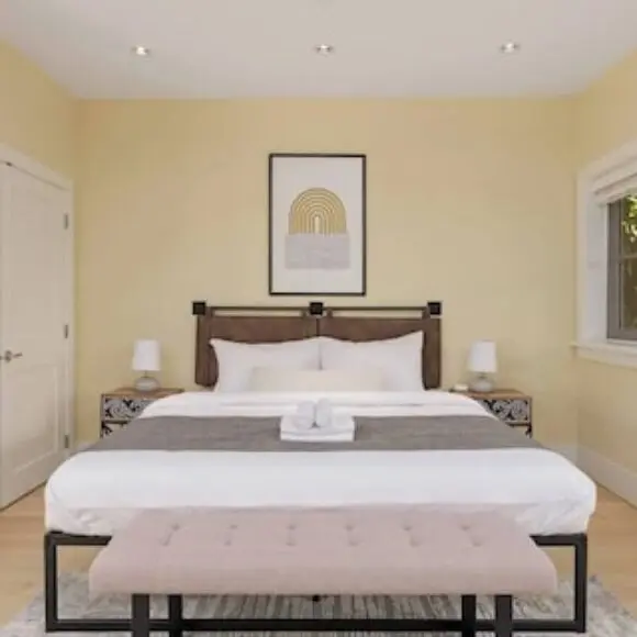 Cozy 3 Bdrm Spacious Suite Near Lonsdale Quay | hotel Vancouver | Trivago