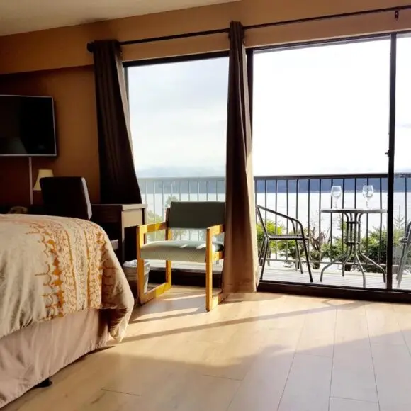Above Tide Motel | budget Vancouver | Booking.com