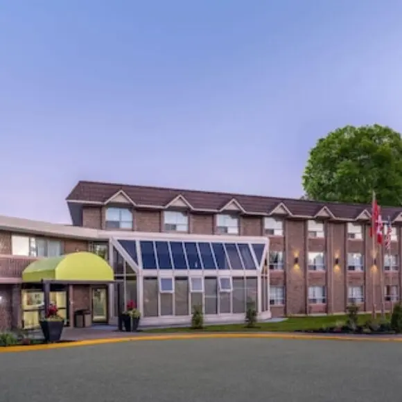 Super 8 by Wyndham Toronto East ON | hotel Toronto | Trivago