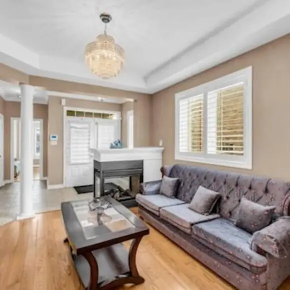 Luxury Mansion by Toronto and YYZ with Large Backyard Weddings | hotel Toronto | Trivago