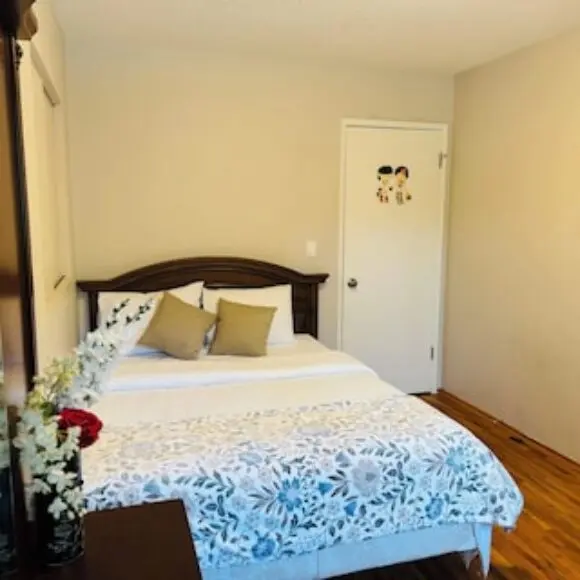 Beautiful house with 3 bedrooms in Surrey | hotel Vancouver | Trivago