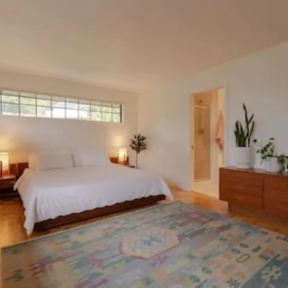 The Cougar Den | hotel Vancouver | Trivago