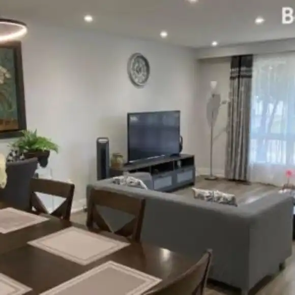 Spectacular 3 Bedrooms House – Close To Airport | hotel Toronto | Trivago