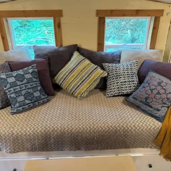 Tiny Home On A Gourmet Mushroom Farm. Walk To Gibsons | hotel Vancouver | Trivago