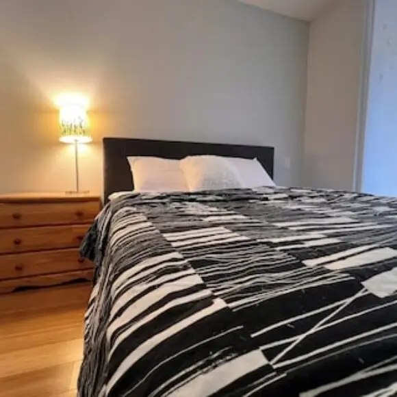 Modern Chinatown Condo | hotel Vancouver | Trivago