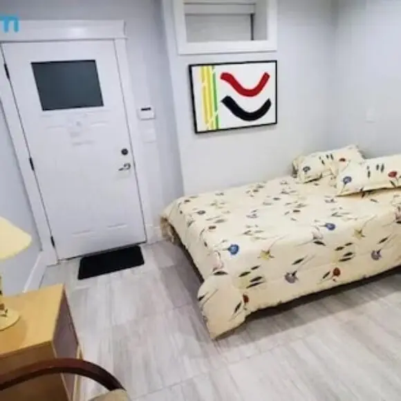 Cozy Guest Suite in Quiet Home with Private Entry | hotel Vancouver | Trivago
