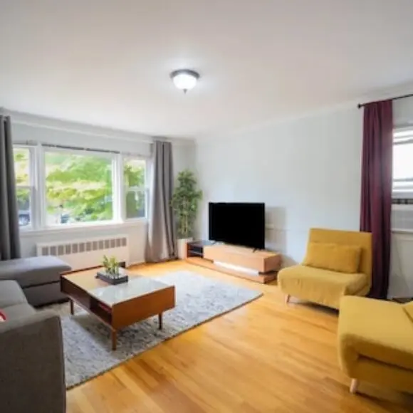 3bedroom APT with balcony & free street parking | hotel New York City | Trivago