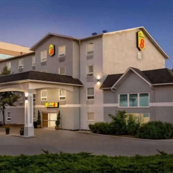 Super 8 by Wyndham Ajax/Toronto On | hotel Toronto | Trivago