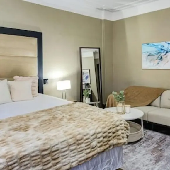 2-Bedroom Apartment in the Historic Mansfield Residence – in the Heart of NYC | hotel New York City | Trivago