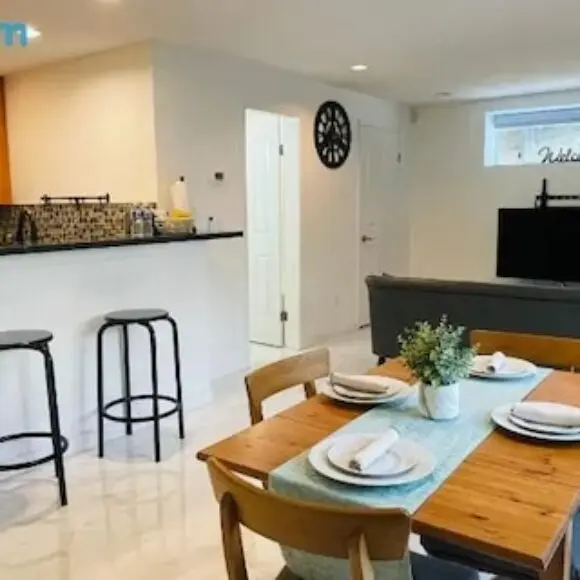 Adorable 2-bedroom Basement In Vancouver | hotel Vancouver | Trivago
