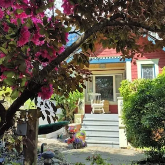 Garden suite on Trinity St | hotel Vancouver | Trivago