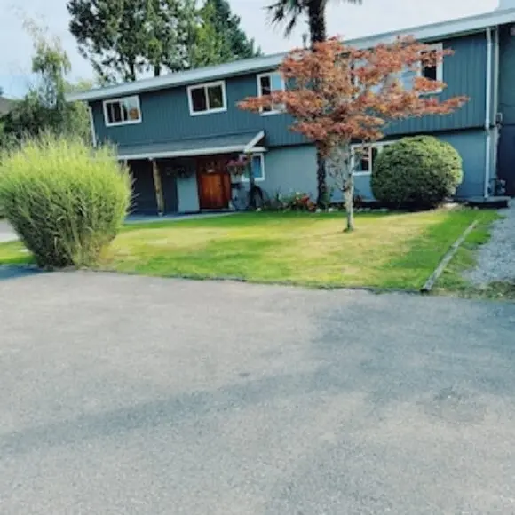 10min To Ferry.30 Mins To Airport. Family Sized Separate Entrance.pets-friendly. | hotel Vancouver | Trivago