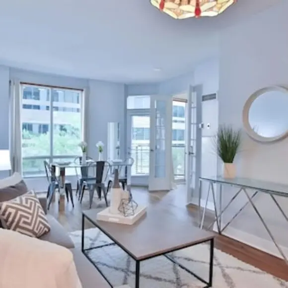 Yorkville Bloor Suites- 2 minutes walk to Transit | hotel Toronto | Trivago
