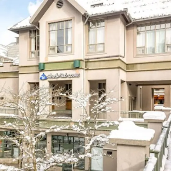 Lovely Deluxe Studio W/ Jetted Tub Shared Gym/hot Tub & Fireplace | hotel Vancouver | Trivago