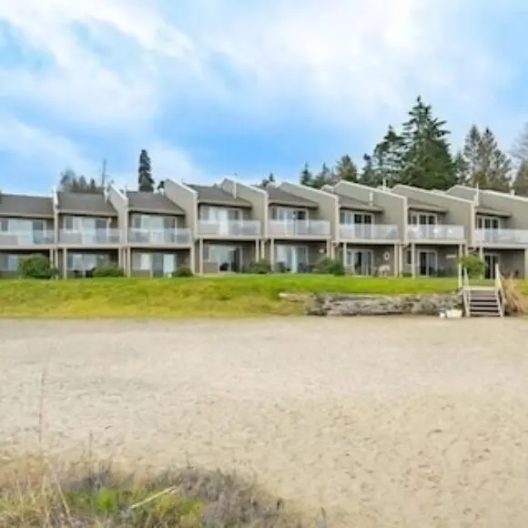 Beachfront Walkout Condo | hotel Vancouver | Trivago