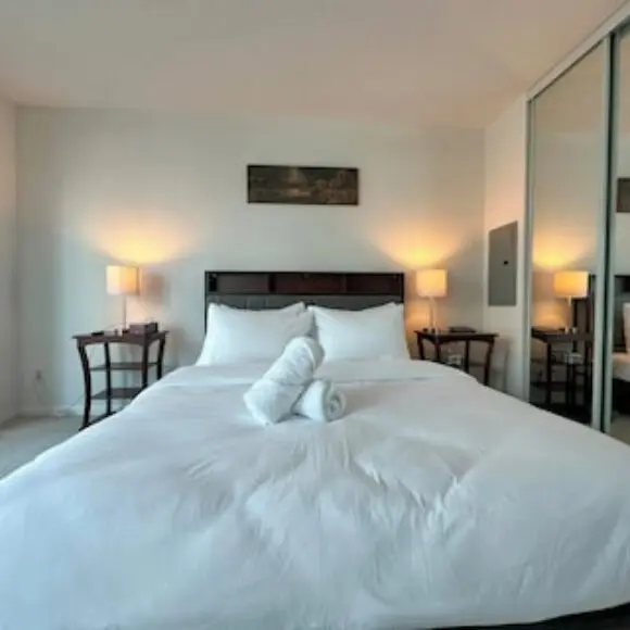 Rivetstays – The Yonge Grand Suites | hotel Toronto | Trivago