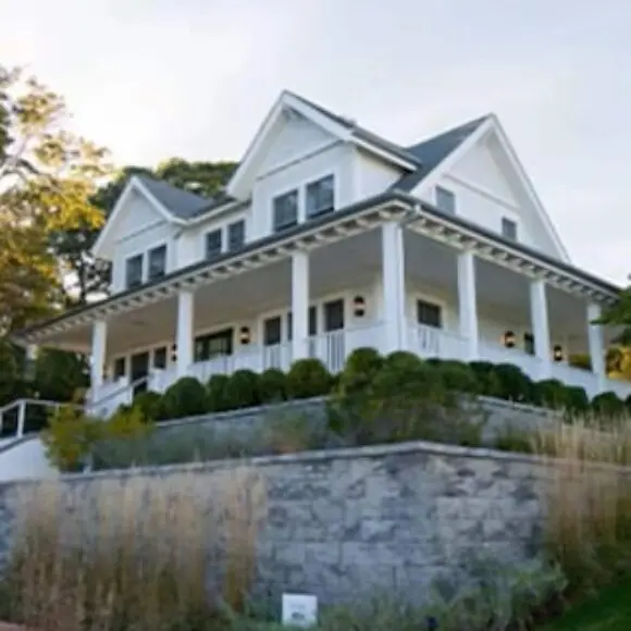 Canoe Place Inn And Cottages | hotel New York City | Trivago