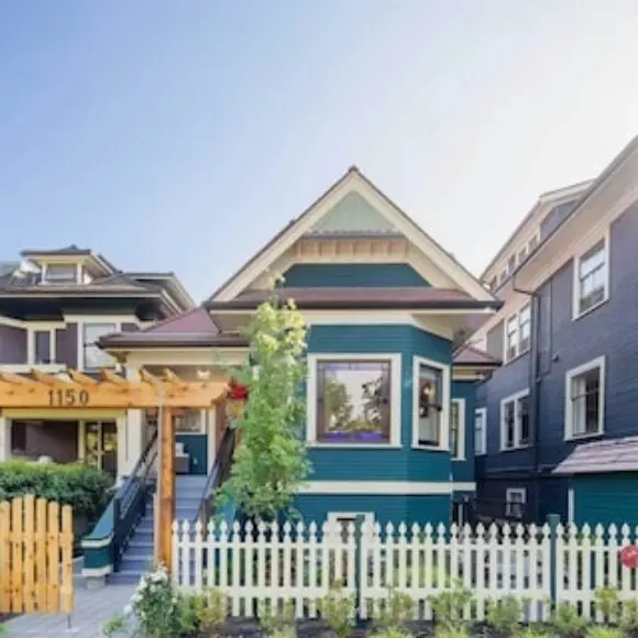Heart Of Downtown Restored Heritage House Nearby Park! (family And Pet Friendly) | hotel Vancouver | Trivago