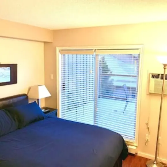 Where The World Comes To Play! Sleeps 6 | hotel Vancouver | Trivago
