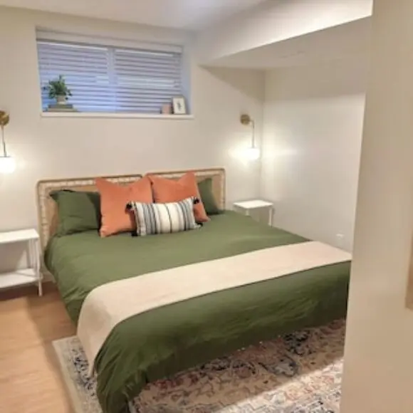 Spacious & Bright 2 Bedroom Suite With Full Kitchen And In-suite Laundry! | hotel Vancouver | Trivago