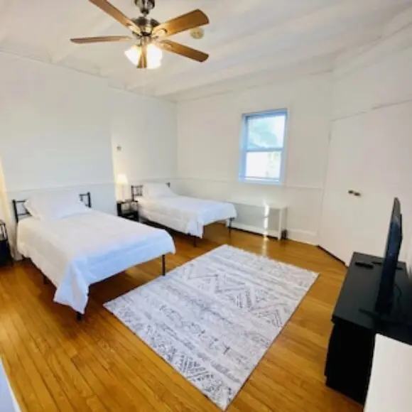 Beautiful Spacious And Centrally Located – 25 Minutes From The Heart Of Nyc. | hotel New York City | Trivago