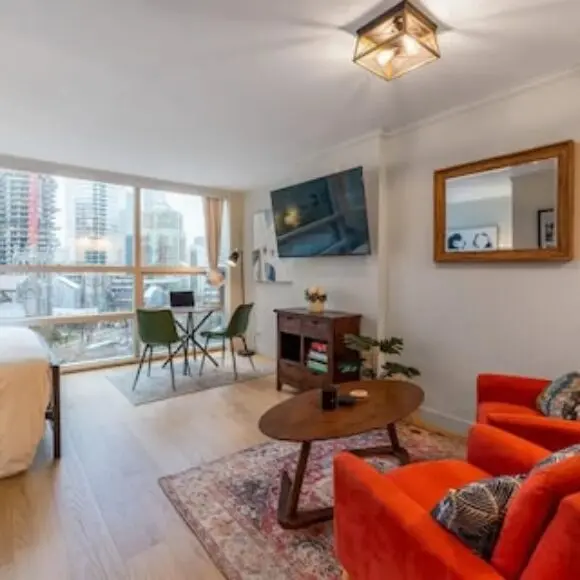 Beautiful Downtown Studio with Parking | hotel Vancouver | Trivago