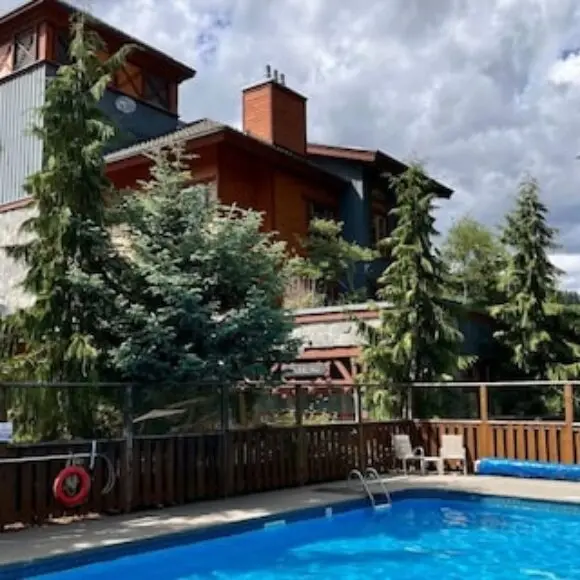 Creekside Oasis – 4 Beds W Pool & Hot Tub | hotel Vancouver | Trivago